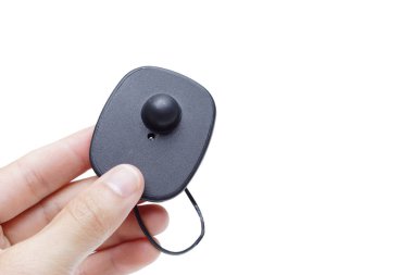 RFID sert etiket tutan kişi