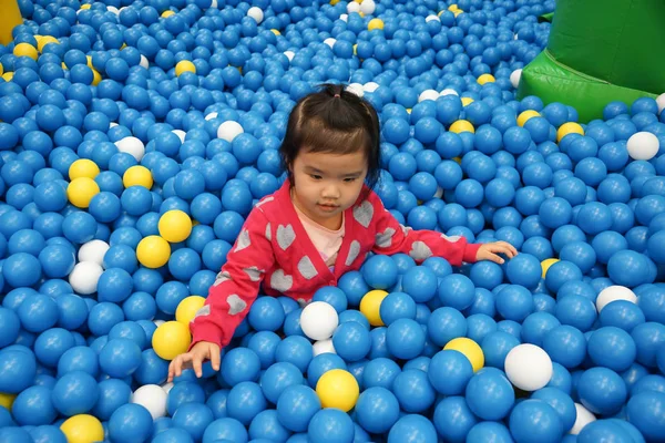  Pit'e oynayan çocuk