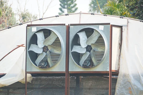 Av växthusgaser luftcirkulation och Ventilation — Stockfoto