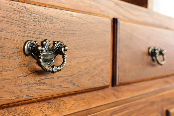 Drawer handle in vintage style