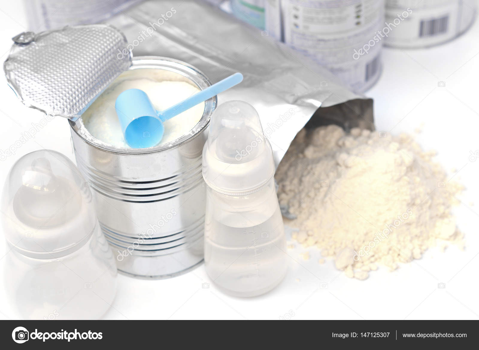 Preparation De Lait En Poudre Pour Bebe Image Libre De Droit Par Weerapat C