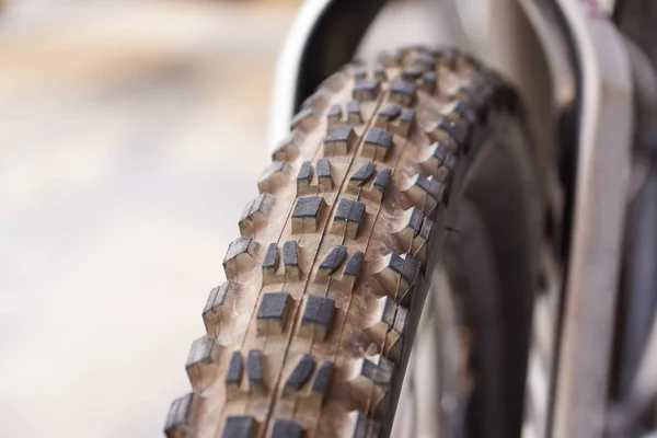 The front tire of a mountain bike — Stock Photo, Image