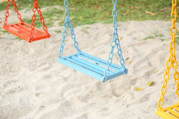 Balançar em um parque infantil — Fotografia de Stock