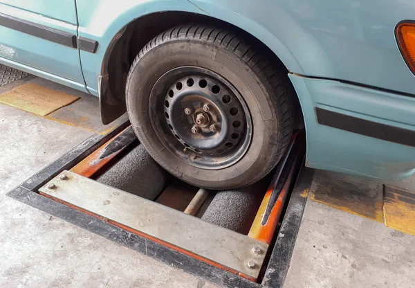 Testador de freio para verificação de carro — Fotografia de Stock