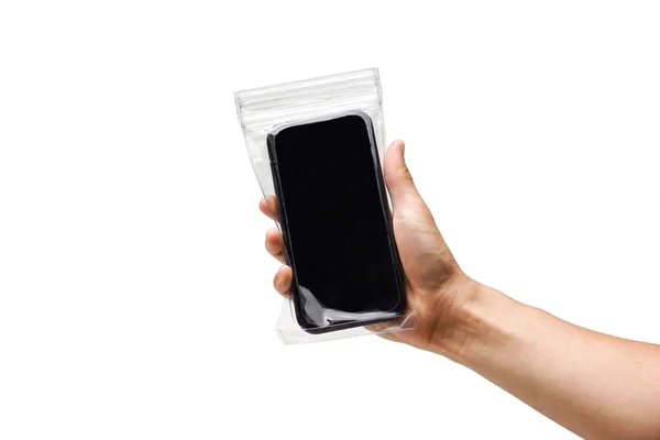 Schwarzes Smartphone mit in einer wasserdichten Hülle — Stockfoto