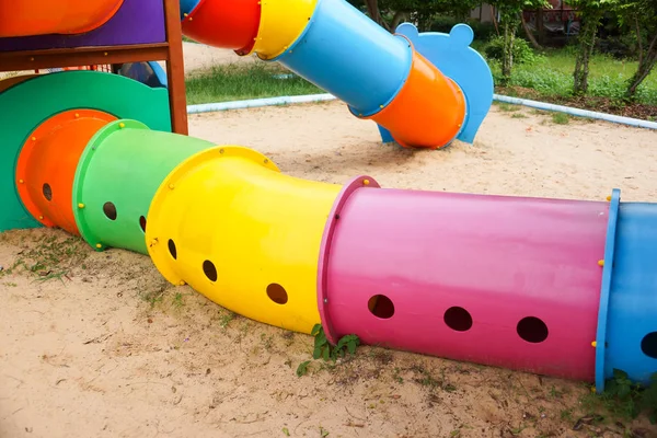 Parco giochi colorato per bambini — Foto Stock