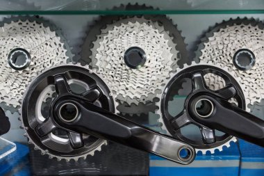 Bisiklet dağ bisikleti için arka kaset ve krank Bisiklete binme