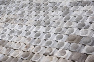 Nehir kıyısı çöküşü önlemek için sabit beton blok