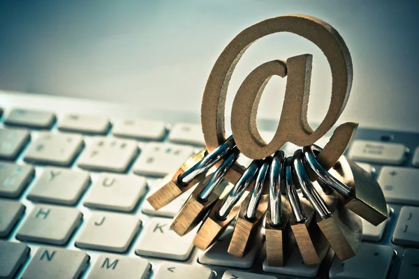 Segurança de criptografia de e-mail — Fotografia de Stock