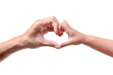 Baba ve çocuk kalp şekli oluşturan