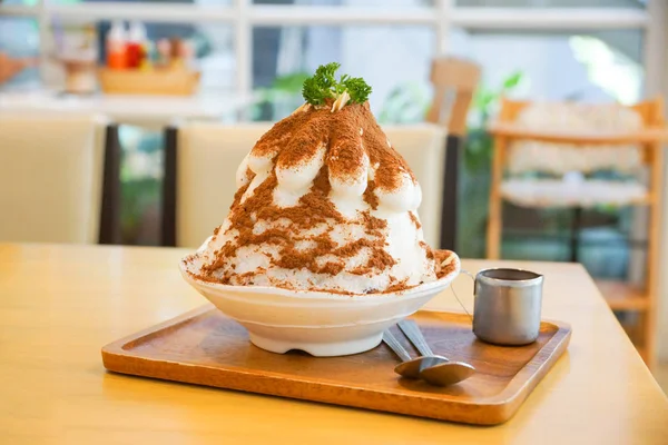 Čokoládová zmrzlina / Bingsu — Stock fotografie