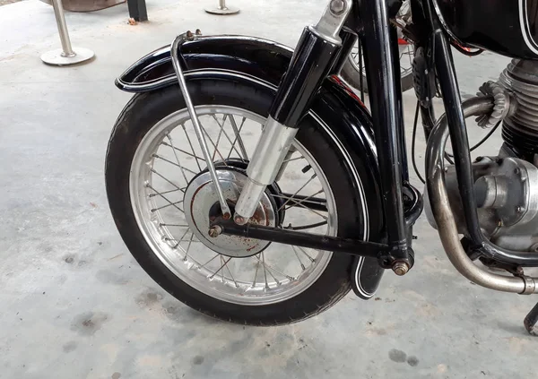 Stary Klasyczny Motocykl Przedniego Koła — Zdjęcie stockowe