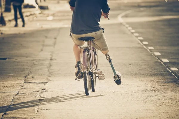 Geamputeerde Een Fiets — Stockfoto