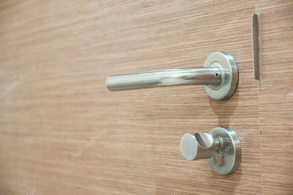 Pomo de la puerta Mango de palanca en la puerta de madera 2023