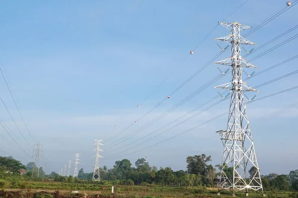 Pólo Eletricidade Alta Tensão Com Esfera Aviso Aeronave — Fotografia de Stock