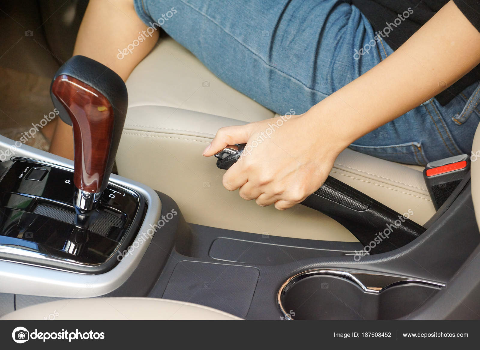 Female Hand Pulling Parking Brake Using Hand Brake Lever — Stock Photo