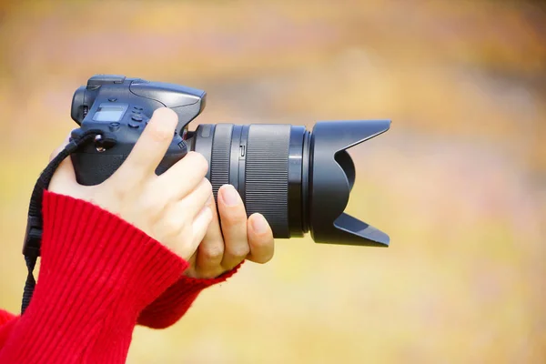 Рука Тримає Цифрові Камери Простором Копіювання Щоб Додати Текст — стокове фото