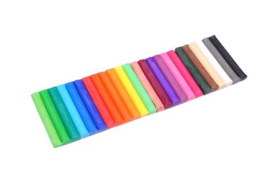 Beyaz izole çocuklar için renkli kil sopa                                 