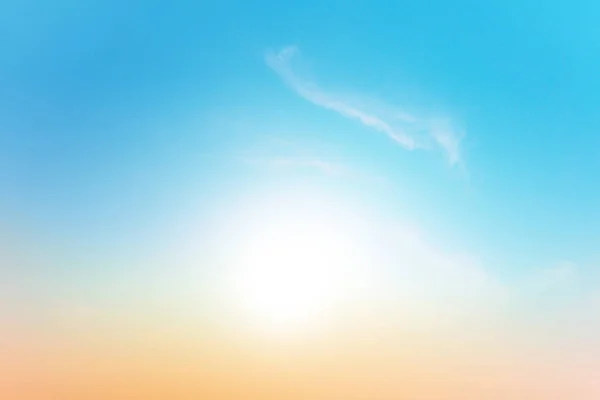 Cielo nuvoloso con sfumatura pastello — Foto Stock