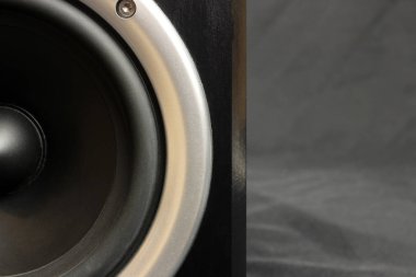 Akustik sütun, müzikal hoparlör. Kapat.