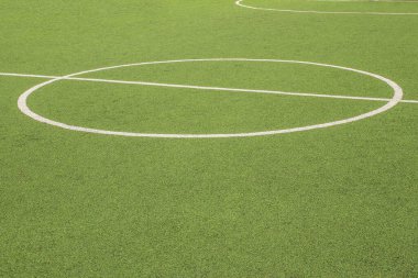 Mini futbol, suni çim sahası açık hava futbolu.