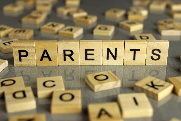 Word Parents Made Square Wooden Letters Gray Background — Stock Photo, Image