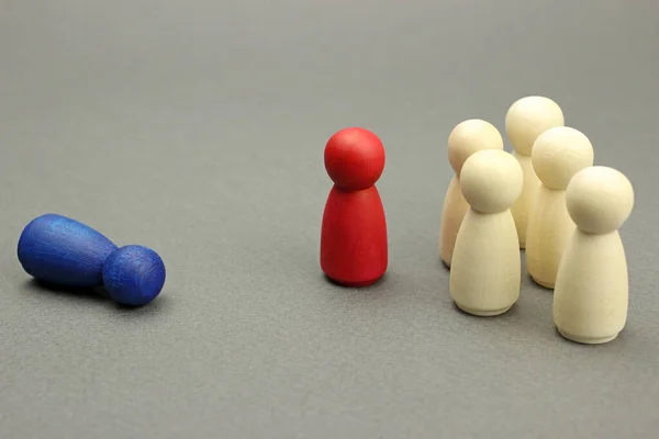 Figuras Madera Gente Batalla Líderes Ante Formación Equipo Empresarial —  Fotos de Stock