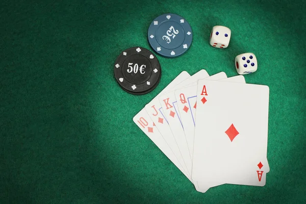 Casino Elementos Dados Fichas Cartas Una Combinación Escalera Real Una — Foto de Stock