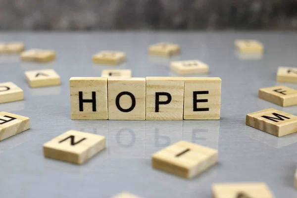 Das Wort Hoffnung Aus Holzbuchstaben — Stockfoto