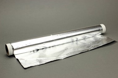 Mutfak folyosu rulosu gri arka planda