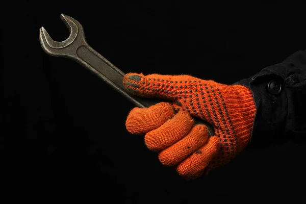 Mechaniker Halten Schraubenschlüssel Der Hand Handschuh — Stockfoto