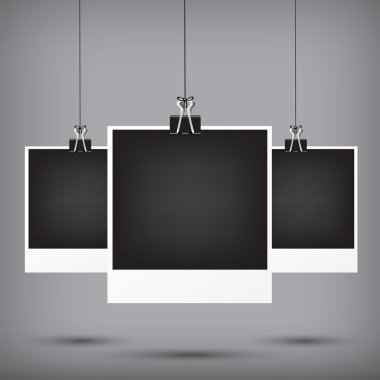 Siyah ile asılı arka plan boş anında fotoğraf çerçevesi