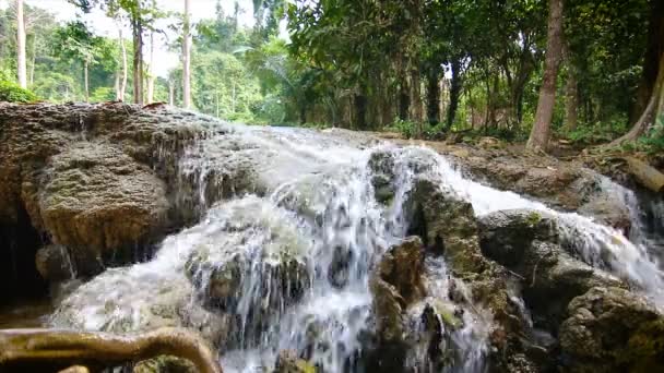 Natur Wasserfall Kanchanaburi Thailand Mit Umgebungsgeräuschen — Stockvideo