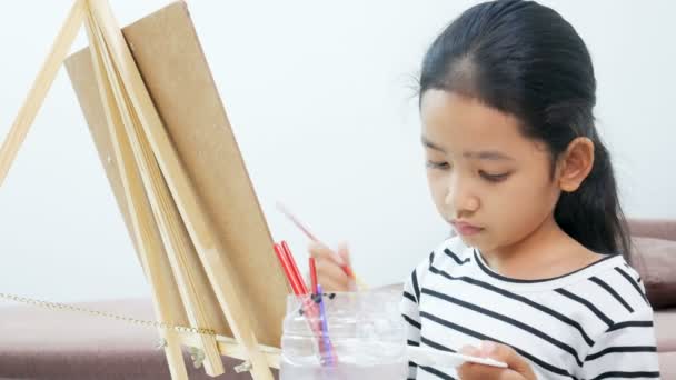Asiática Niña Dibujo Pintura Papel Arte Para Educación Concepto — Vídeo de stock