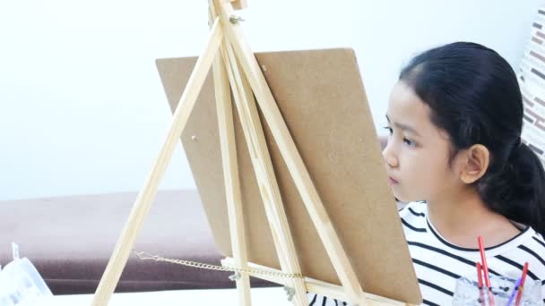 Asijská Holčička Kreslení Malování Papírové Umění Pro Koncepce Vzdělávání — Stock video