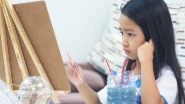 Menina Asiática Desenho Pintura Arte Papel Para Conceito Educação — Vídeo de Stock