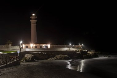 Sahilde Torrox gece feneri