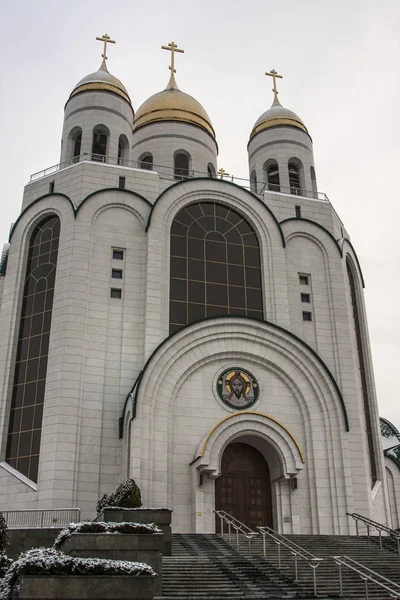 White Orthodox Temple Golden Domes — Stock Photo, Image