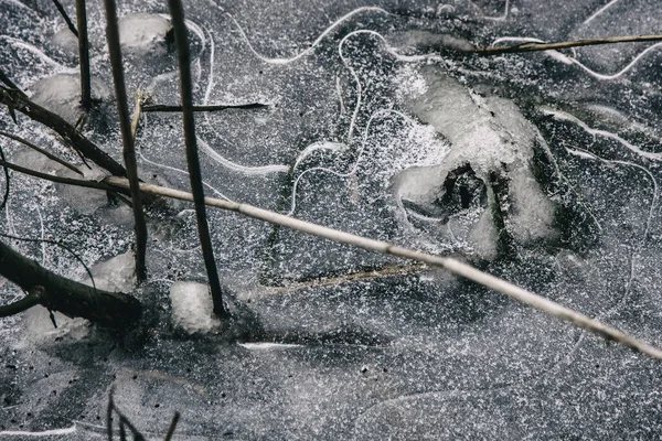 Risse Eis Eines Zugefrorenen Sees — Stockfoto