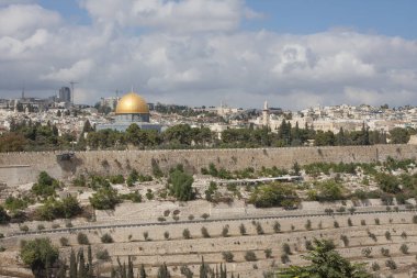 Yağ tohumu dağından eski kasabanın çok güzel bir manzarası.