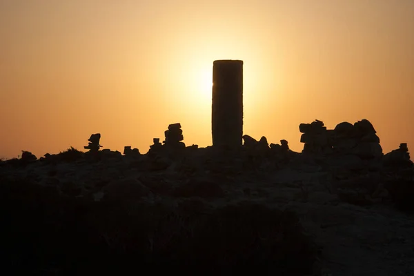 Silhuetas Pedras Contra Pôr Sol — Fotografia de Stock