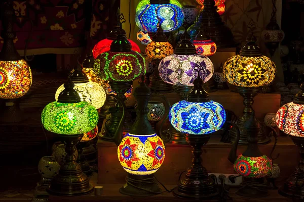 Muchas Lámparas Colores Una Tienda Recuerdos — Foto de Stock