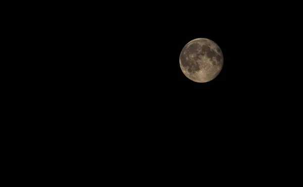 Mond Gegen Den Schwarzen Himmel — Stockfoto