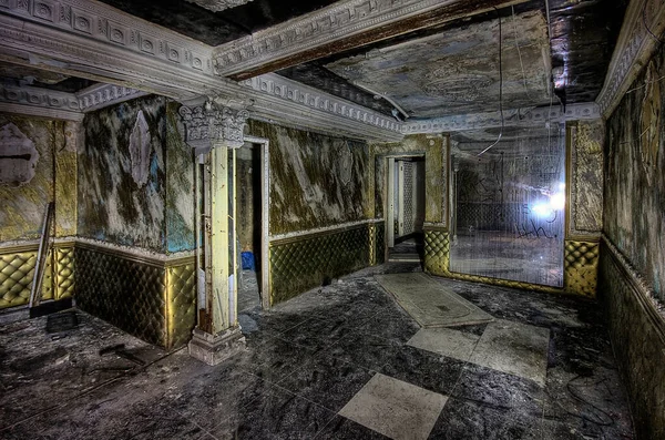 Sótano Abandonado Viejo Edificio Aterrador — Foto de Stock