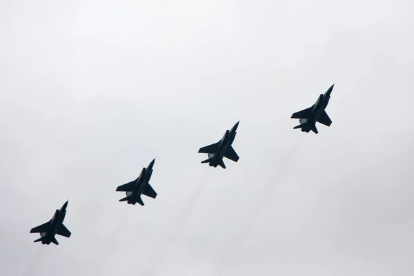 Aviões Combate Voam Formação Maio Victory Parade — Fotografia de Stock