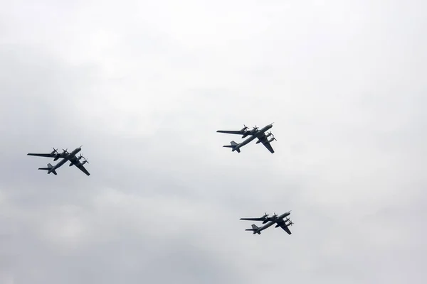 Μαχητικά Αεροσκάφη Πετούν Σχηματισμό Στις Μαΐου Victory Parade — Φωτογραφία Αρχείου