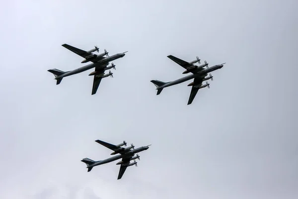 Combat Aircraft Fly Formation May Victory Parade — Stock Photo, Image