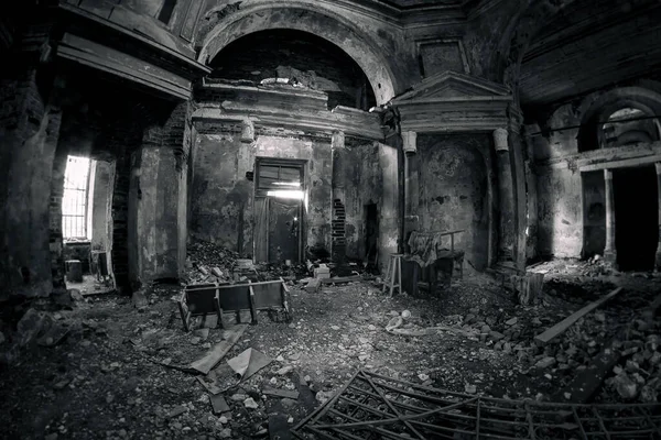 Egy Elhagyatott Templom Gyönyörű Ijesztő Misztikus Belseje — Stock Fotó