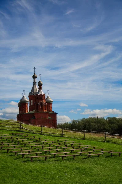 Iglesia Ortodoxa Fuente Del Río Volga — Foto de Stock