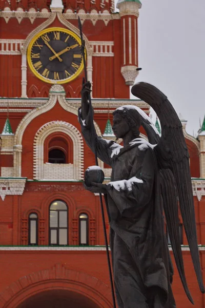 Arcangelo Gabriele Sullo Sfondo Della Copia Della Torre Spasskaya Del — Foto Stock